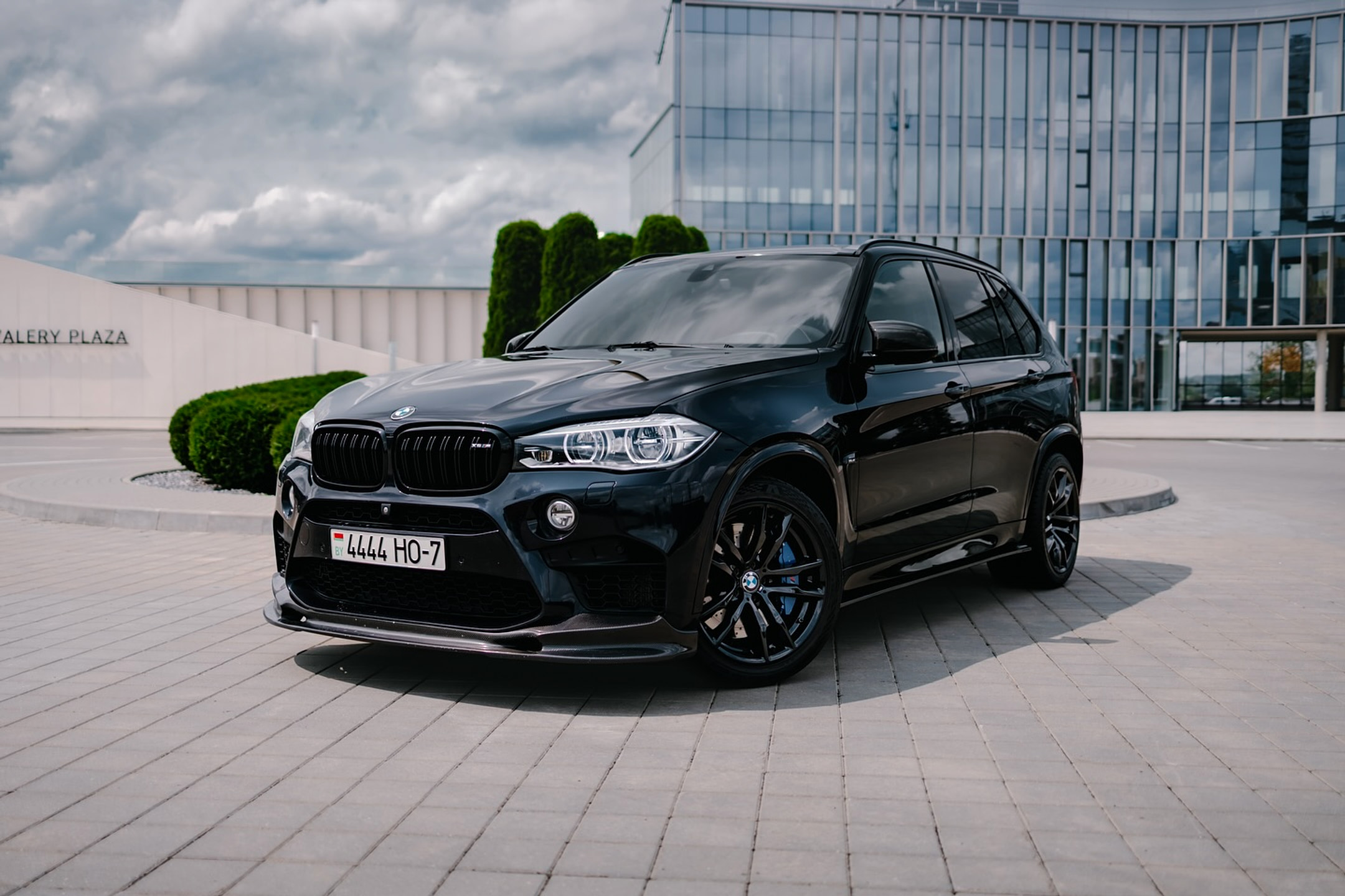 BMW X5 M F95 — Карбон-салон · чёрный пакет
