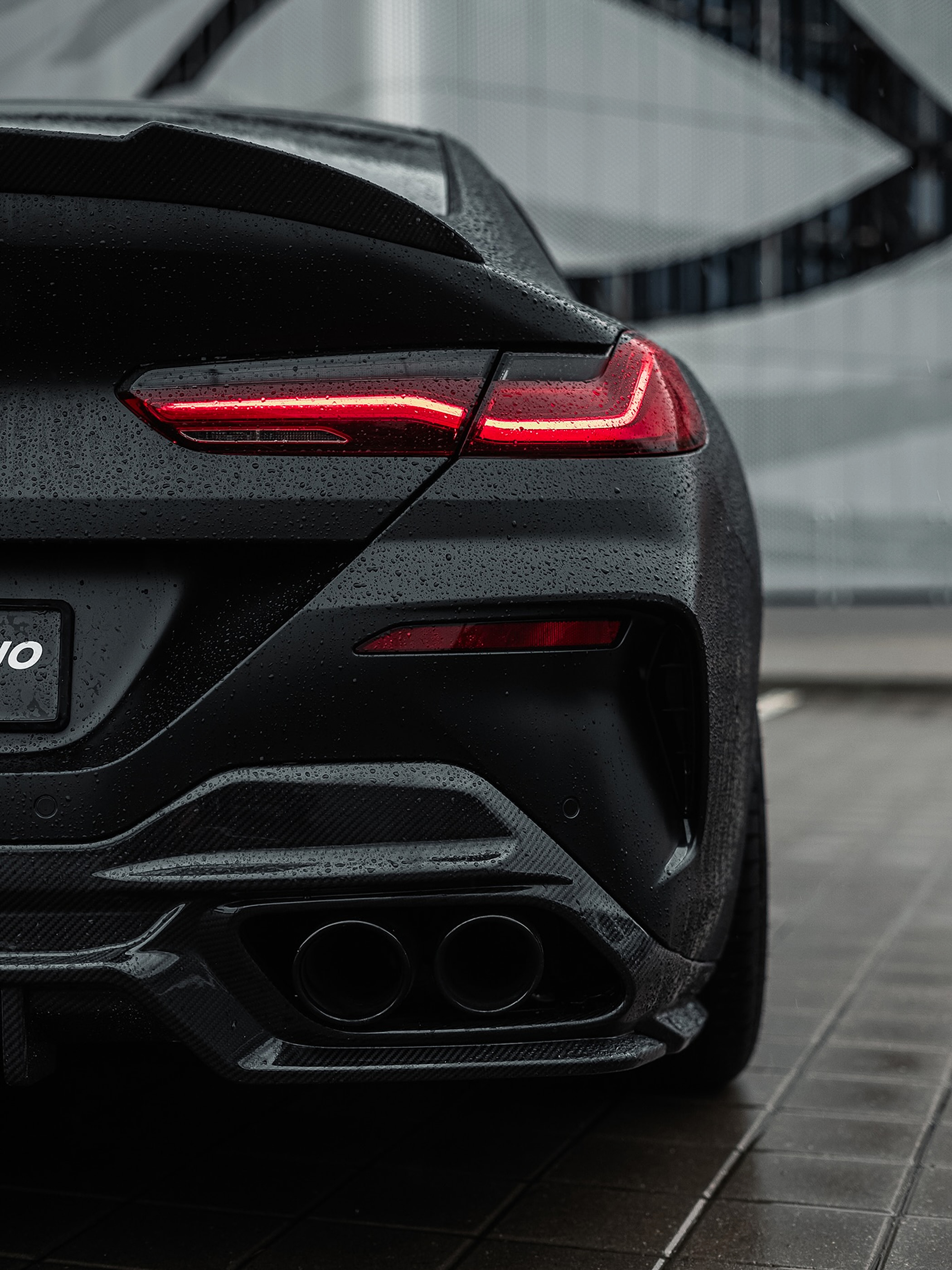 BMW M8 Competition — Матовый чёрный · выхлоп